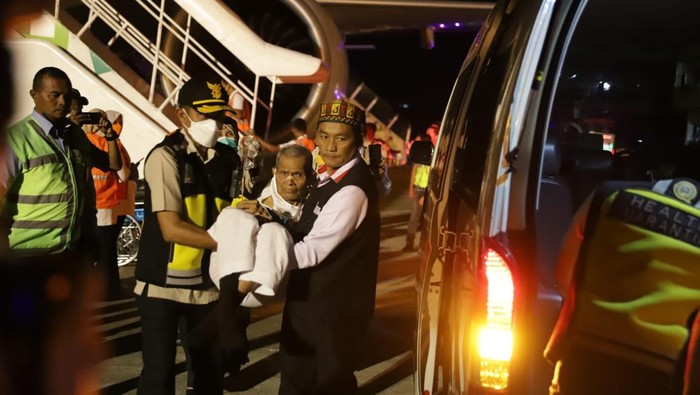 Jemaah haji Aceh tiba di Bandara Sultan Iskandar Muda Aceh Besar (Foto: dok Humas MCH Aceh)