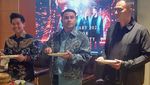 Momen Judika Makan Bareng Istri hingga Rekan Artis