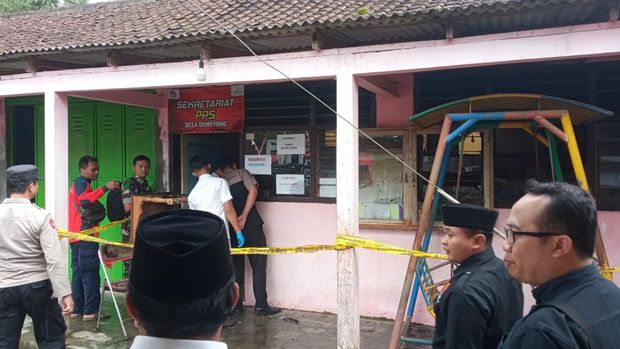Kebakaran kantor PPS di Trenggalek