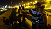 Alasan kembang api menjadi komponen utama perayaan Hari Kemerdekaan di Amerika Serikat merupakan hasil dari arak-arakan Kerajaan Inggris selama ratusan tahun.