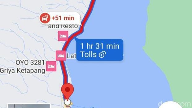 Perjalanan normal adalah 15 menit dengan dampak antrian 2 jam di pelabuhan Ketapang