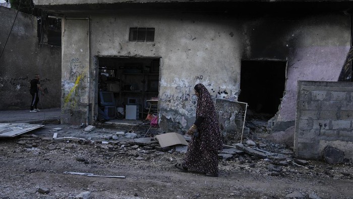 Pasukan Israel telah melakukan operasi militer terbesar di Jenin, Palestina. Akibatnya, kamp pengungsian di kawasan menjadi rusak.