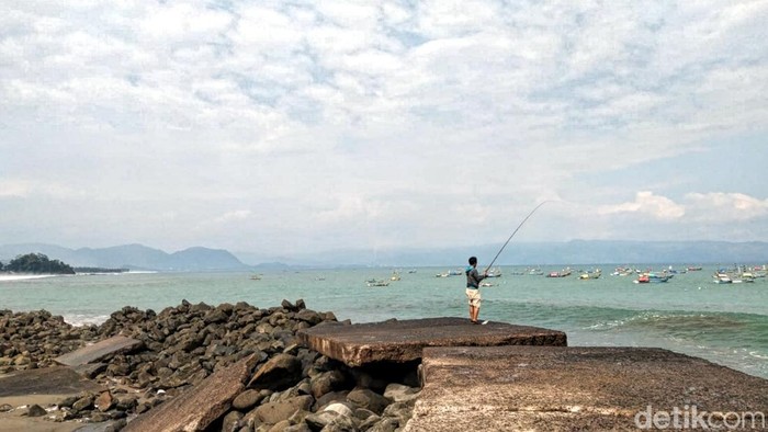 Kondisi pesisir Cisolok, Sukabumi
