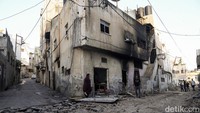 Jejak serangan masih terlihat di kamp pengungsi Jenin, Tepi Barat. AP Photo/Majdi Mohammed.