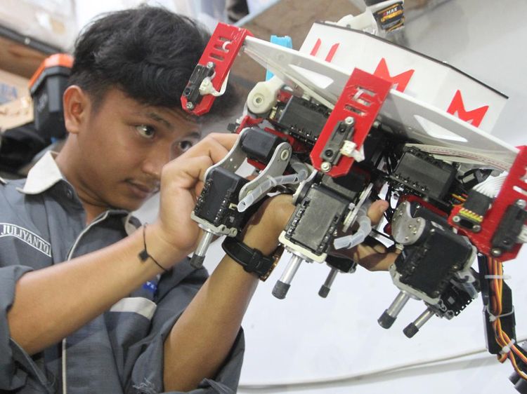 Kreatif! Mahasiswa Ini Bikin Robot Penyelamat