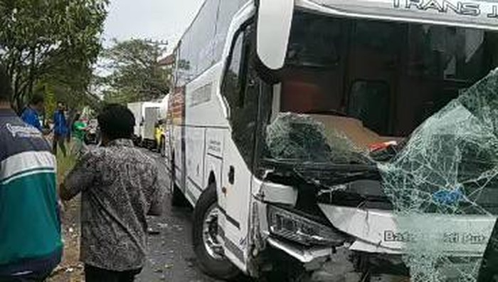 Lokasi tabrakan beruntun di Ring Road Selatan, Banguntapan, Kabupaten Bantul, Rabu (5/7/2023).