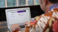 Nasabah mengakses layanan Cash Management System PT Bank Muamalat Indonesia Tbk yang bernama Muamalat Digital Integrated Access (Madina) di Jakarta, Rabu (5/7). 