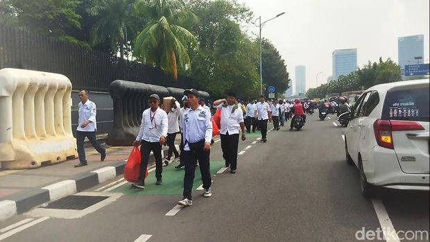Massa Apdesi yang demo di depan DPR telah membubarkan diri