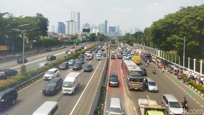 Massa Apdesi yang demo di depan DPR telah membubarkan diri