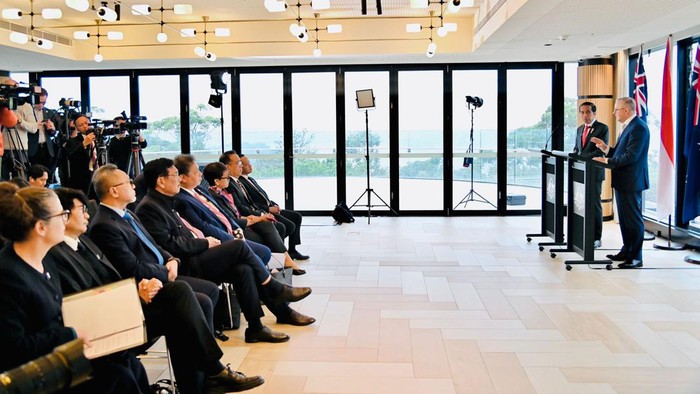 Mendag Dampingi Jokowi di Annual Leaders Meeting Australia Menteri Perdagangan RI, Zulkifli Hasan mendampingi Presiden Jokowi dalam Annual Leaders’ Meeting di Taronga Center, Sydney, Australia, Selasa (4/7/2023).