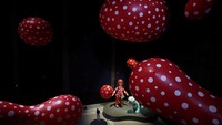 Pameran utama, berjudul You, Me and The Balloons, disebut sebagai lingkungan imersif terbesar Kusama.  