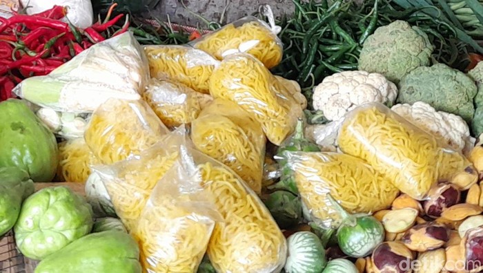 Mie formalin di Pangandaran.