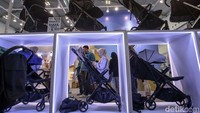 Beragam kebutuhan anak dan ibu tersedia dalam ratusan booth.  