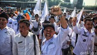 Apdesi demo menuntut 10 persen APBN untuk dana desa.   