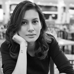 Pertemuan Raihaanun dan Maxime Bouttier di Series Catatan Cinta Sonya