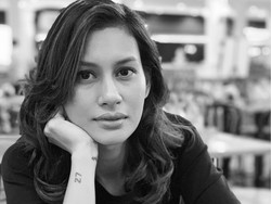 Pertemuan Raihaanun dan Maxime Bouttier di Series Catatan Cinta Sonya