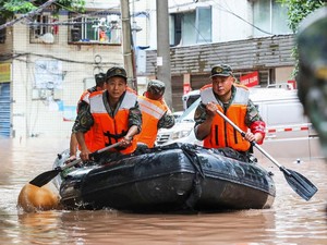 Hujan Deras Picu Banjir di China, 15 Orang Tewas
