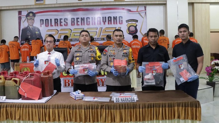 Polisi Gagalkan Peredaran Sabu 3 95 Kg Di Bengkayang 4 Pelaku Ditangkap