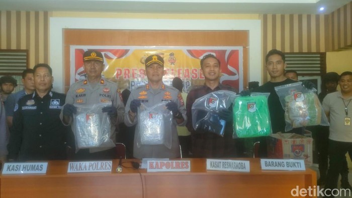 Polres Sidrap saat merilis kasus pengungkapan nakroba jenis ganja.