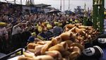 Potret Keseruan Lomba Makan Hot Dog Amerika