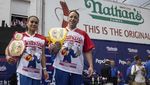 Potret Keseruan Lomba Makan Hot Dog Amerika