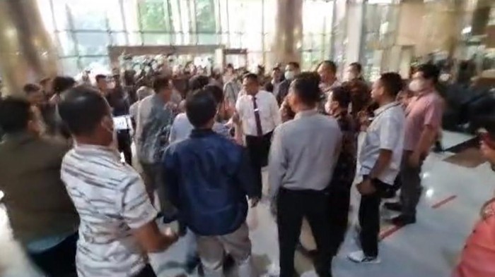 Potret Sambutan dan Tepuk Tangan Pegawai KPK Sambut Brigjen Endar Potret Sambutan dan Tepuk Tangan Pegawai KPK Sambut Brigjen Endar