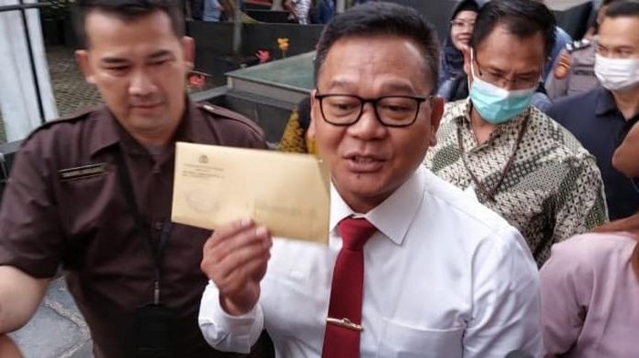 Potret Sambutan dan Tepuk Tangan Pegawai KPK Sambut Brigjen Endar