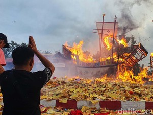 Bakar Tongkang-Kenduri Riau Masuk KEN 2024, Yuk Cek Jadwalnya