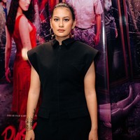 Sebagai aktris, Raihaanun merupakan salah satu pemain peran yang gemilang. Aktingnya kerap mendapat pujian, mulai dari ‘Badai Pasti Berlalu’, ‘Lovely Man’, hingga ’27 Steps of May’. Foto: Instagram/@raihaanun