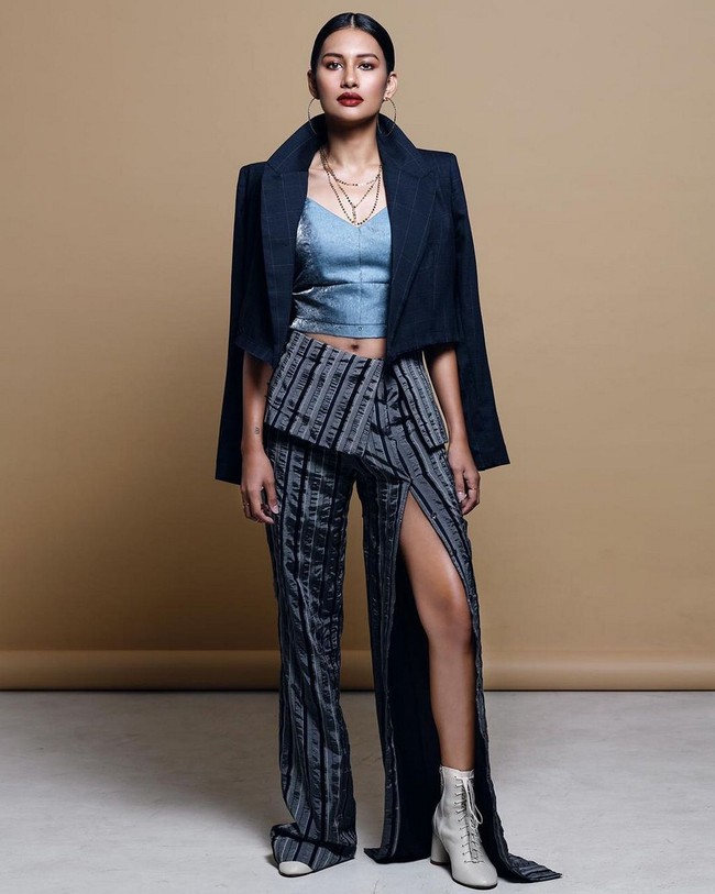 Karier wanita 35 tahun ini berawal dari pemilihan GADIS Sampul pada 2003. Kala itu dia menjadi salah satu finalis kompetisi modeling tersebut. Foto: Instagram/@raihaanun