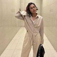 Dari jadi model, Raihaanun terjun ke dunia akting dengan membintangi beberapa judul sinetron dan FTV, sebelum debut di layar lebar lewat ‘Badai Pasti Berlalu’. Foto: Instagram/@raihaanun