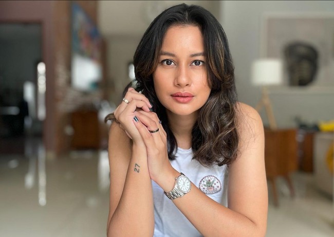 Sutradara Teddy Soeriaatmadja menggugat cerai Raihaanun pada 5 April 2023. Keduanya pun resmi berpisah pada 15 Juni 2023, namun kabar perceraian itu baru terungkap sekarang. Foto: Instagram/@raihaanun