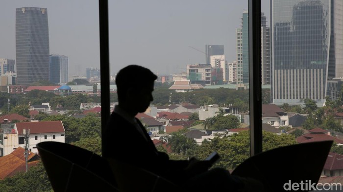 Menteri Keuangan Sri Mulyani Indrawati mencatat APBN kembali surplus per Mei 2023. Besarannya Rp 204,3 triliun atau 0,97% terhadap produk domestik bruto (PDB), Rabu (5/7/2023).
