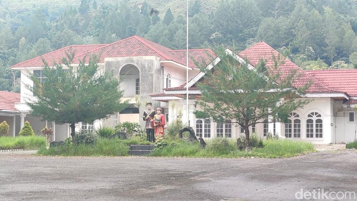 Rumah Dinas Walkot Sungai Penuh Jambi yang terlihat sepi penghuni.