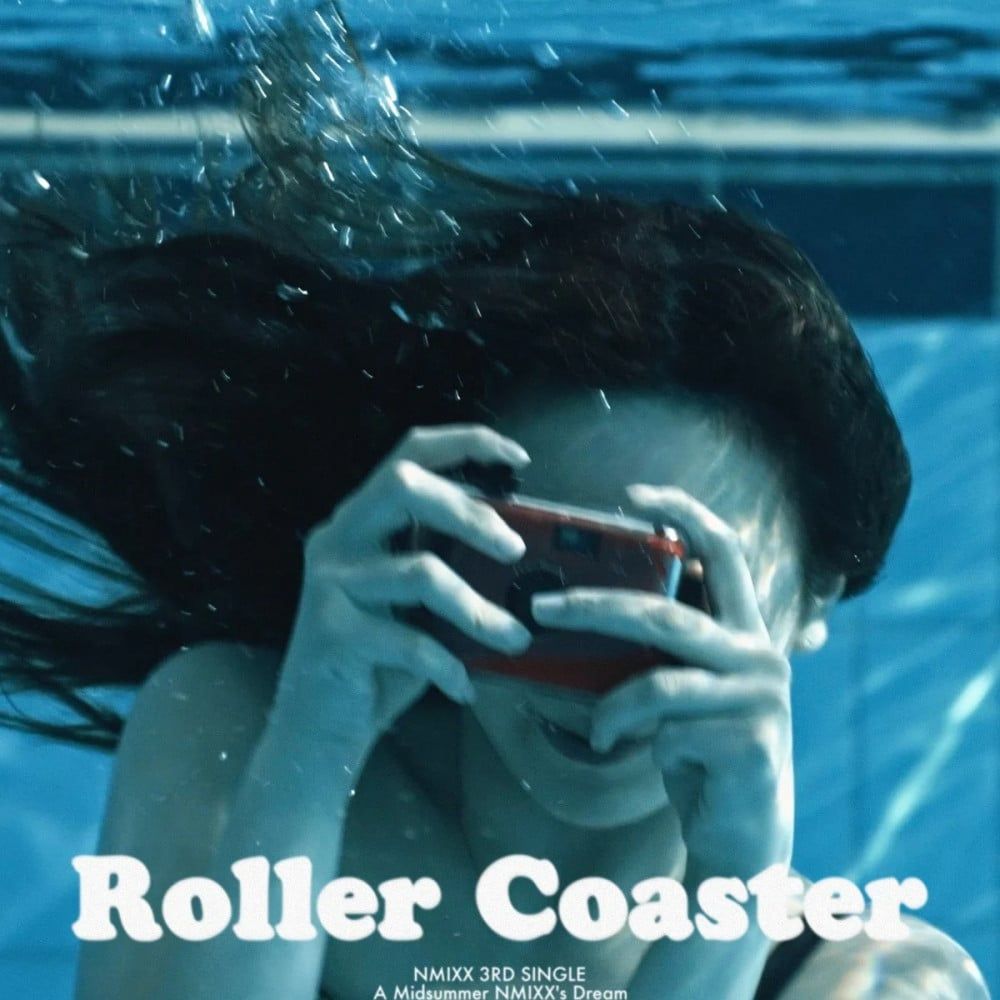Sampul album NMIXX untuk lagu Roller Coaster.