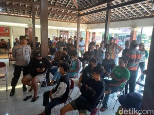 Warga Geruduk Kantor Kades Godog Sukoharjo, Pertanyakan soal Dana Desa