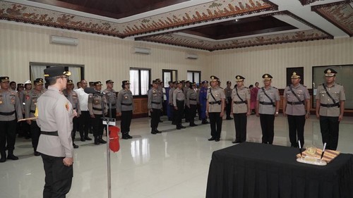 Sertijab dua Kasat Samapta dan Kasat Polair dan Kapolsek Denpasar Timur di Polresta Denpasar, Rabu (5/7/2023). (I Wayan Sui Suadnyana/detikBali)