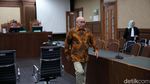 Sidang Putusan Kiagus Emil dan Solihah Ditunda