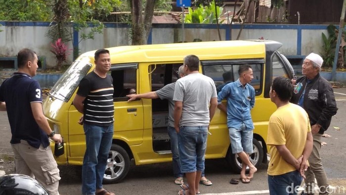 Sopir angkot Sukabumi ogah uji KIR.
