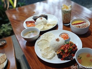 Sensasi Santap Iga Bakar di Hutan di Tengah Kota Tasikmalaya