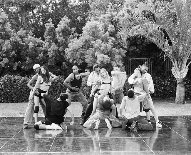 Terima kasih untuk semua yang menonton, mendengarkan, tertawa, menangis bersama kami. Terima kasih kepada semua pemain, kru, dan semua yang mencurahkan hati mereka untuk membuat acara ini, tulisnya. Foto: Instagram Lily-Rose Depp