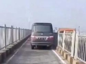 Polisi Kerap Kucing-kucingan dengan Pemobil Lewat Jalur Motor Suramadu