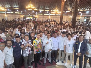 Diteriaki Wapres di Acara Relawan Jokowi, Gibran: Usia Saya Belum Cukup