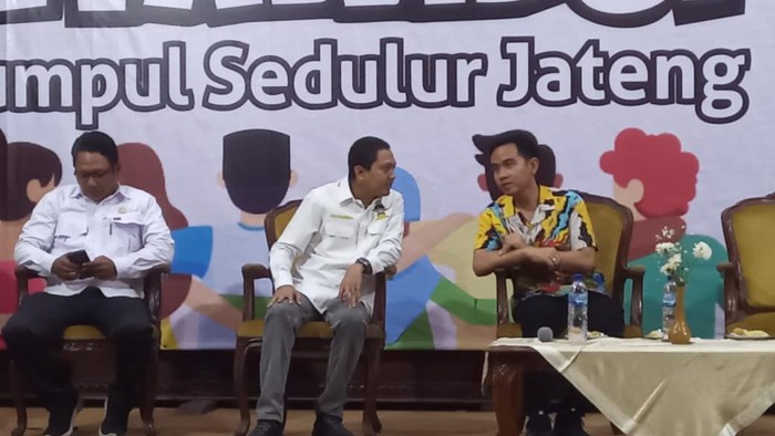 Wali Kota Solo Gibran Rakabuming Raka diteriaki wapres saat mendatangi acara konsolidasi relawan Jokowi bertajuk Nyawidji Tambah Bakoh, Kumpul Sedulur Jateng di Gedung Wanita Kota Solo (dok Istimewa)