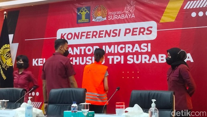 Warga China Joki IELTS Surabaya