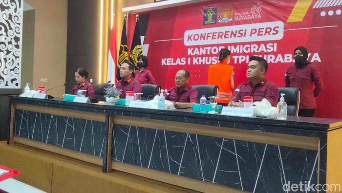 Warga China Joki IELTS Surabaya