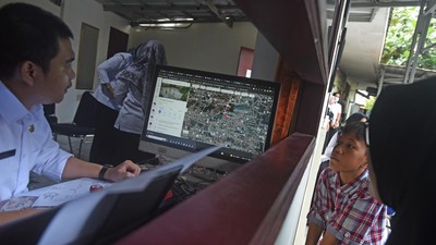 Warga Keluhkan Sistem Zonasi PPDB di Banten