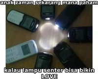 HP jadul membawa sejumlah kenangan yang bikin senyum sendiri. Anak milenial nggak akan paham, deh!
