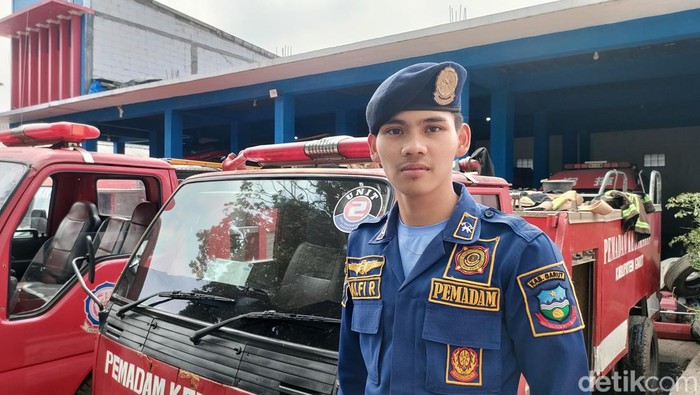 Alfi Razalli petugas damkar Garut