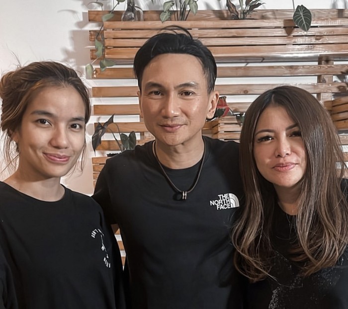 Anji Tak Bisa Tinggalkan Wina, Begini Keromantisan Mereka Saat Makan Anji Tak Bisa Tinggalkan Wina, Begini Keromantisan Mereka Saat Makan